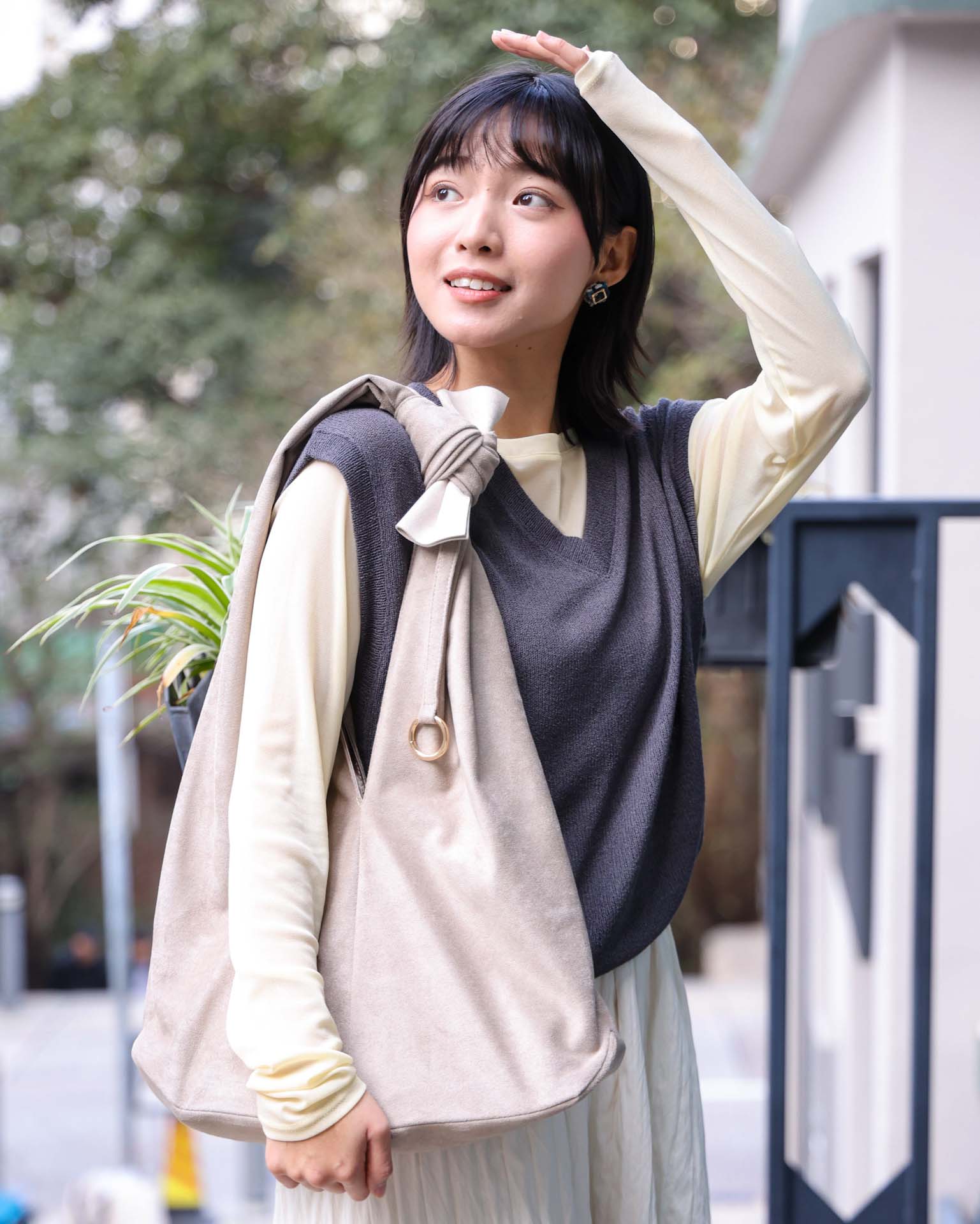 Bella 猄絨布 手挽/上肩袋 灰泥 